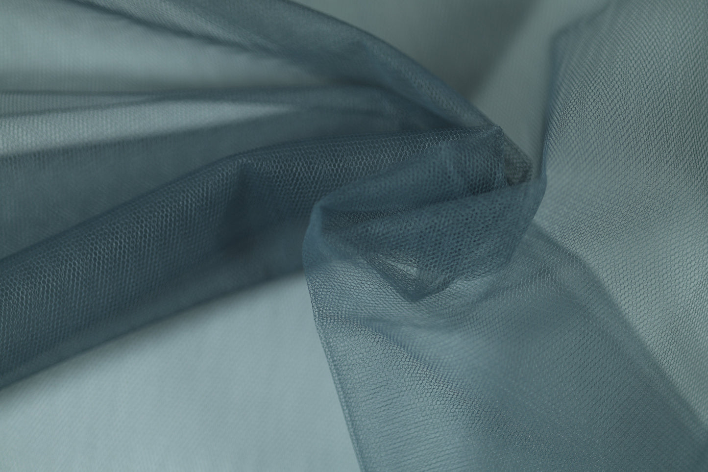 Tüll in rauchigem Dunkelblau – edel und fein für elegante Kreationen