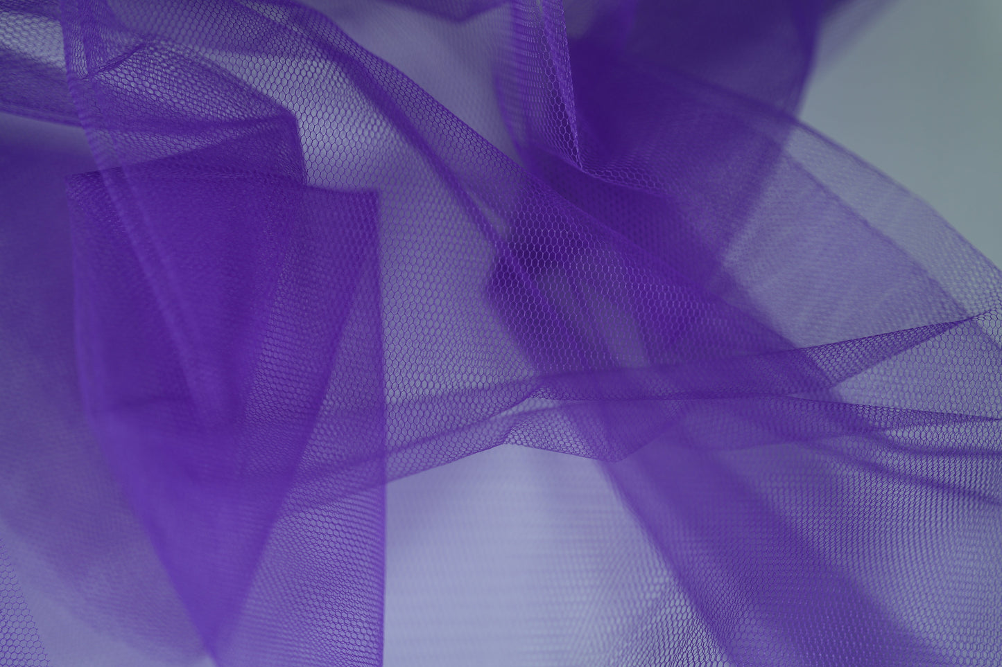 Tüll in Violett – ideal für Dekorationen, Röcke und Schleier