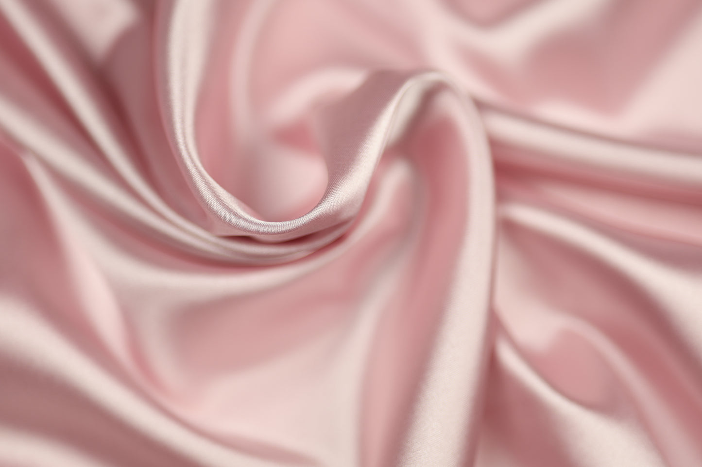 Satin Stoff in Zartrosa glänzend – weicher Stoff ideal für Hochzeitskleider, Dekoration oder DIY-Nähprojekte