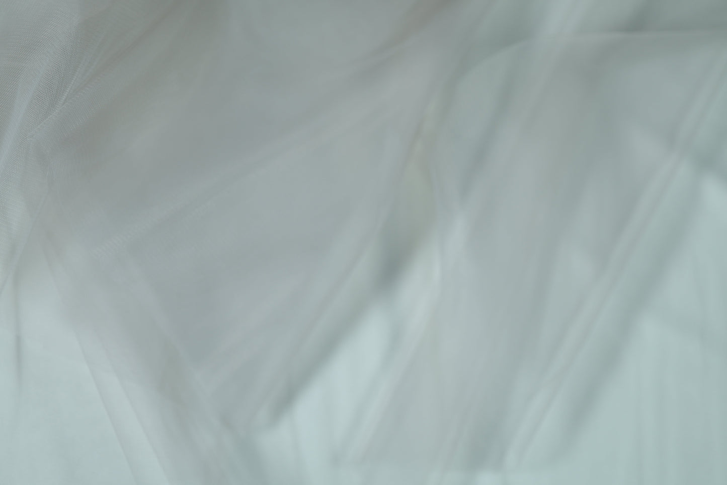 Tüll in Weiß – weich und transparent