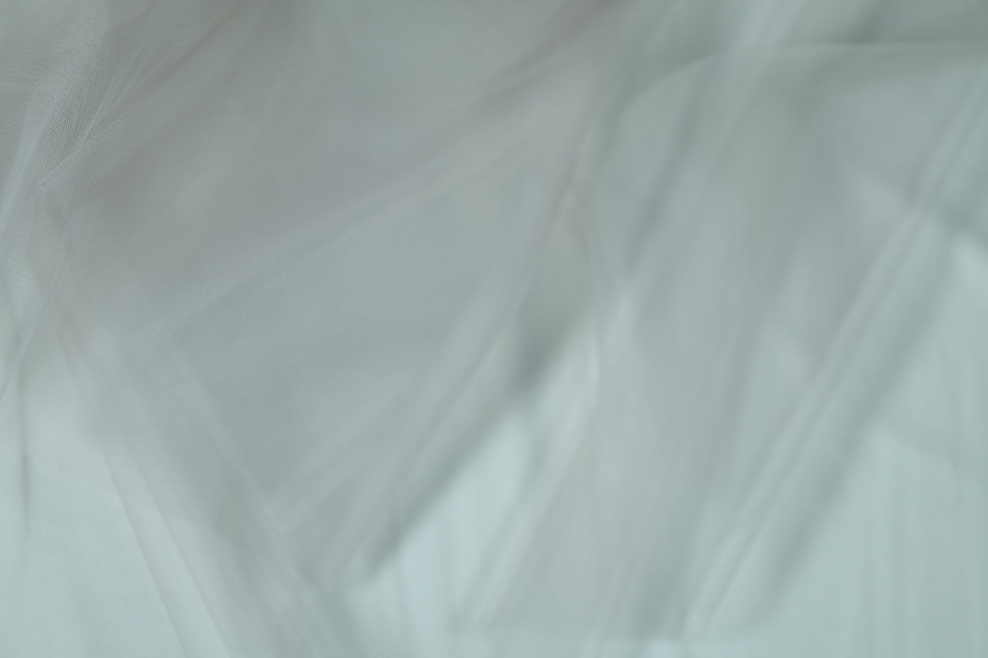 Tüll in Weiß – weich und transparent