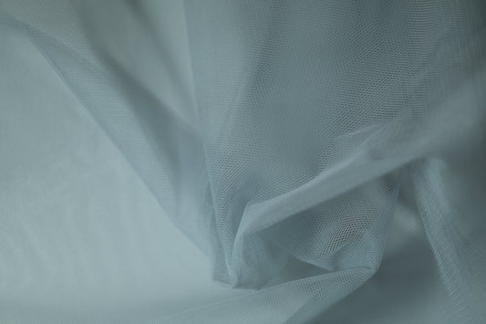 Tüll in Hellblau – ideal für festliche und kreative Projekte