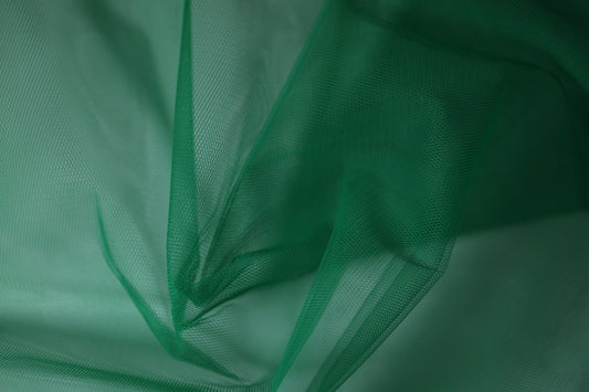 Tüll in Tannengrün – ideal für festliche und kreative Projekte