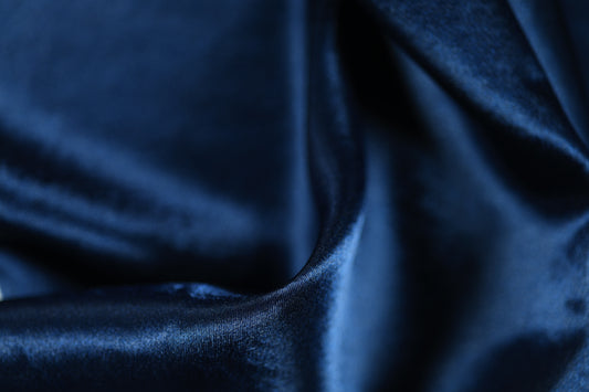 Marineblauer Satin Stoff für festliche Kleidung