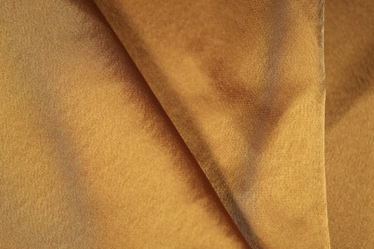 Satin Stoff in auffälligem Orange