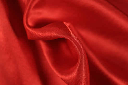 Glänzender roter Stoff in Satinoptik 140cm