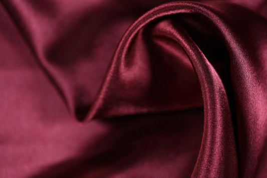 Krepp Satin Stoff in Bordeaux glänzend 140cm