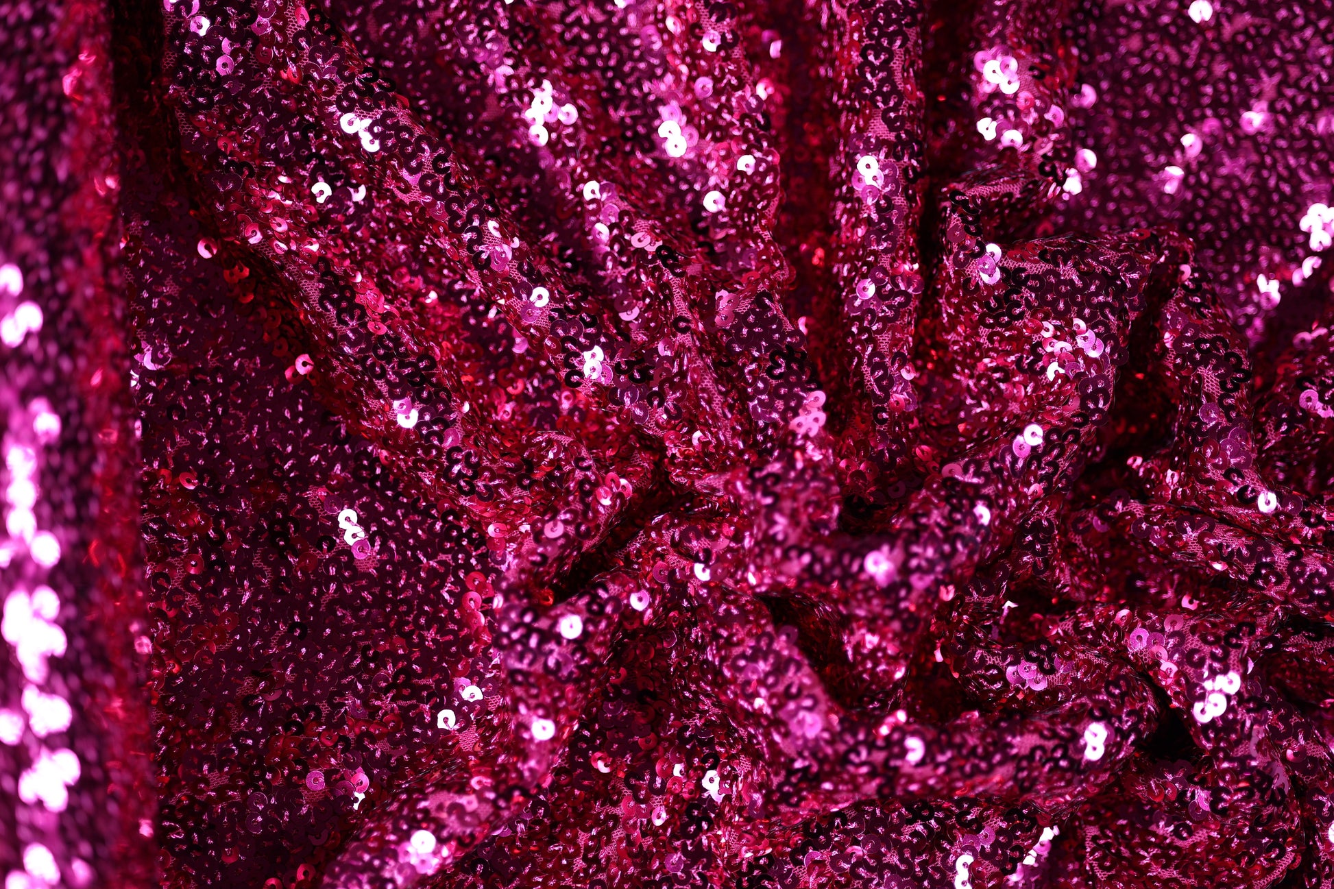 Paillettenstoff in Fuchsia – glänzend, hochwertig und perfekt für festliche Kleidung