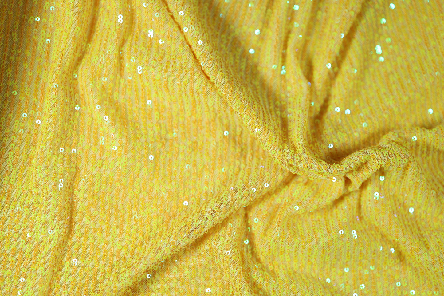Gelber Paillettenstoff – sonnig, glitzernd und perfekt für sommerliche Designs