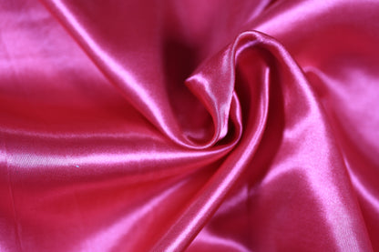 Glänzender Satin in kräftigem Pinkton