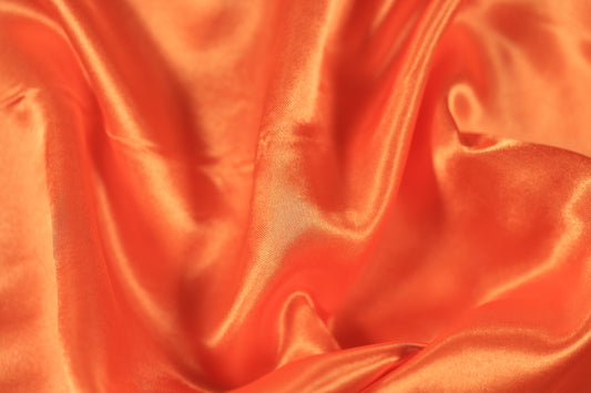 Satinstoff in Mandarine – warm, kräftig und edel