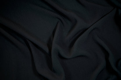 Krepp Viskose in Schwarz – weich, fließend und perfekt für Kleidung.