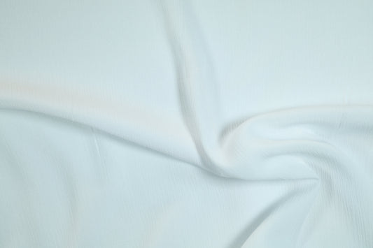 Krepp Viskose in Weiß – weich, fließend und perfekt für Kleidung.