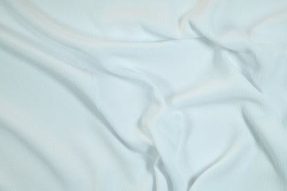 Viskosestoff in Weiß mit Kreppstruktur – ideal für Blusen & Sommermode