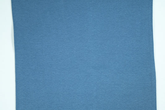 Elastischer Baumwollstoff in klassischem Jeansblau