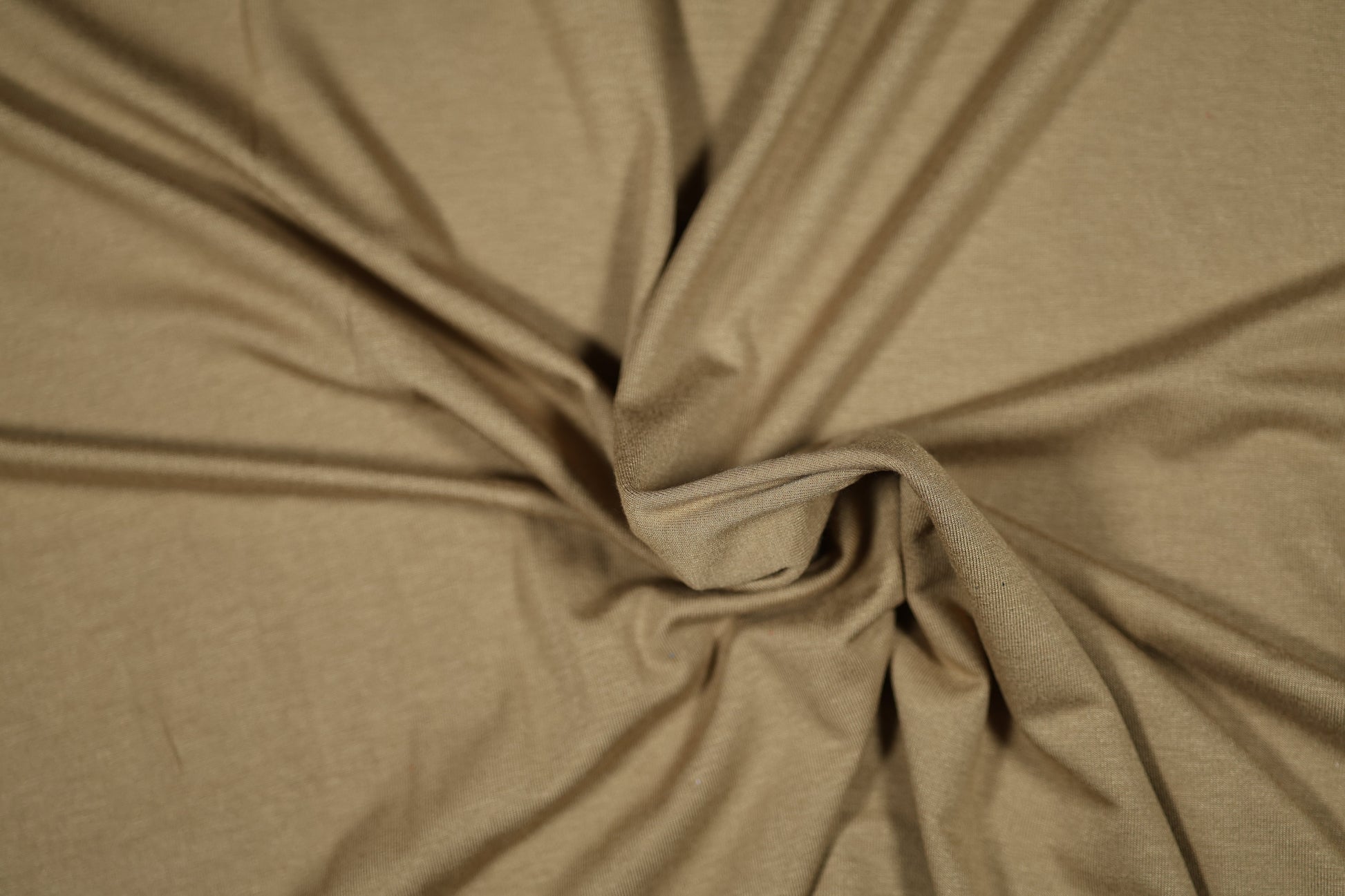 Viskosejersey in Cappuccino Beige – weich, dehnbar und vielseitig