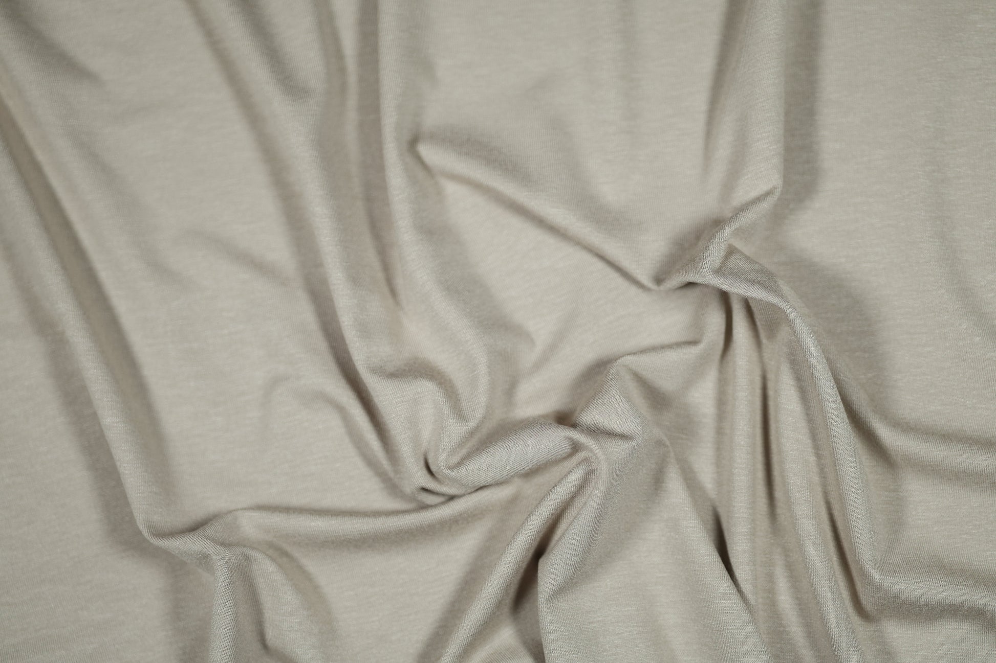 Jersey Stoff aus Viskose in Hellbeige – perfekt für Shirts und Kleider