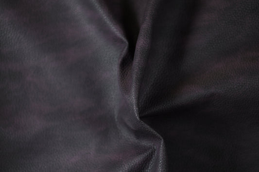 Kunstleder in Aubergine für extravagante Akzente