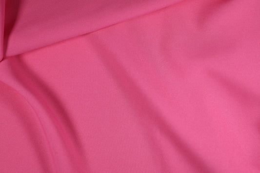 Polyester Panama Stoff in kräftigem Pink – eleganter Faltenwurf