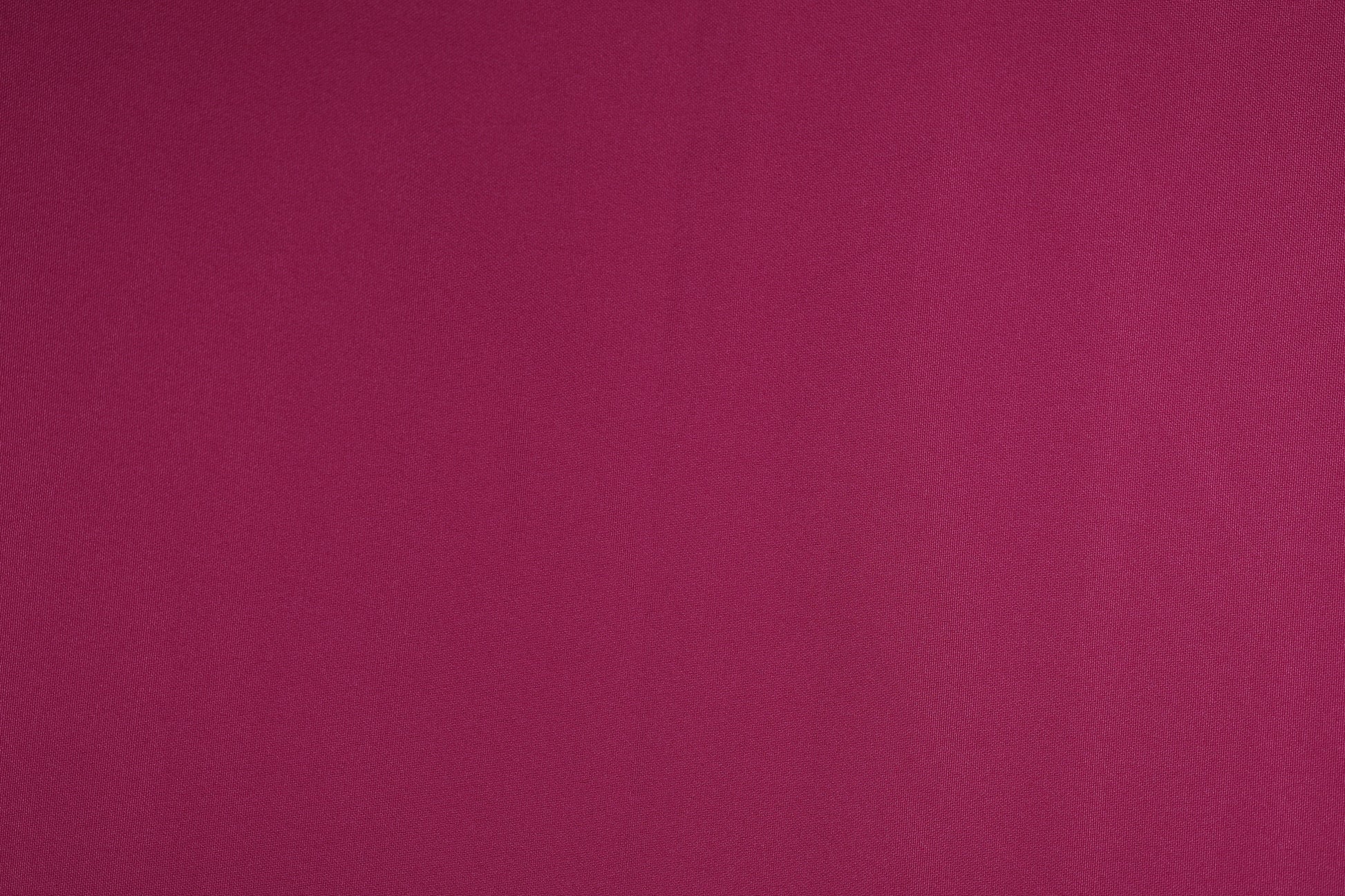 Dunkelpinkfarbener Panama Stoff – für elegante Projekte