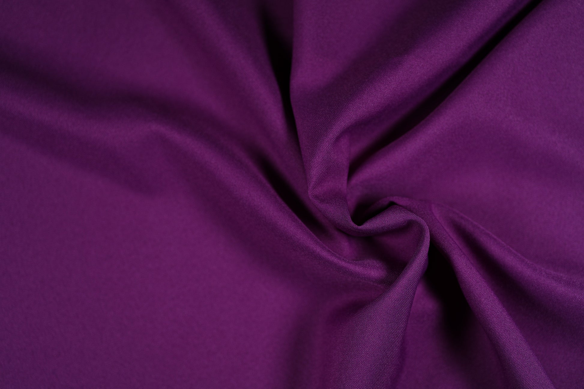 Polyester Panama Stoff in Violett – kräftiger Ton mit edlem Glanz