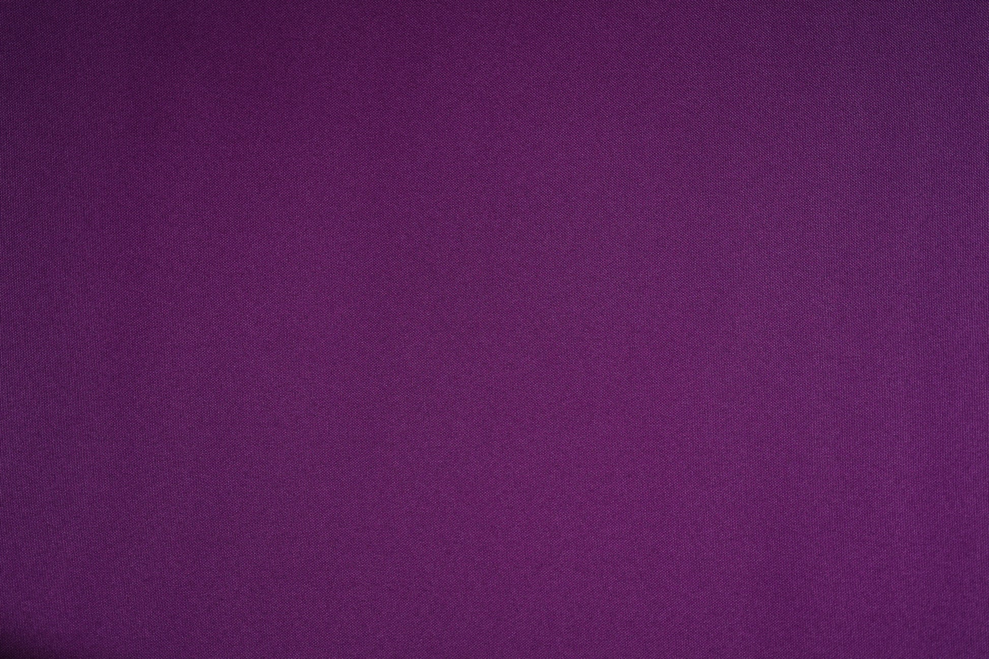 Polyester Panama Stoff in Violett – Nahaufnahme der Stoffstruktur und Farbe