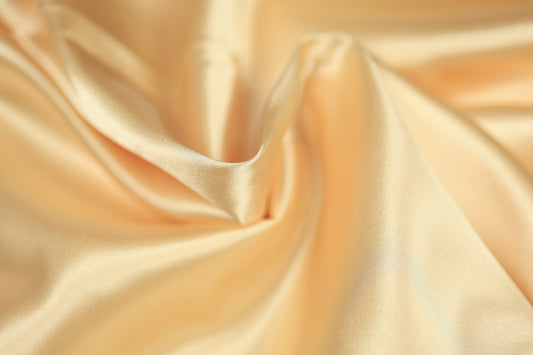 Satin Stoff in Apricot glänzend – weicher Stoff ideal für Kleidung, Dekoration oder DIY-Nähprojekte