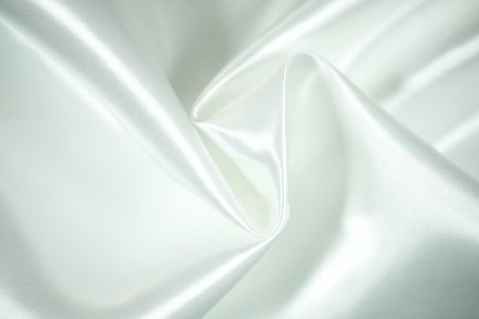  Champagnerfarbener Satinstoff – Glänzend & Elegant – 140 cm Breite für Deko & Mode