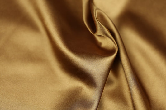 Satin Stoff in Goldbraun Farbe glänzend – weicher Stoff ideal für elegante Kleider, Dekoration oder DIY-Nähprojekte