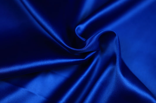 Satin Stoff in Royalblau glänzend – weicher Stoff ideal für festliche Kleidung, Dekoration oder DIY-Nähprojekte