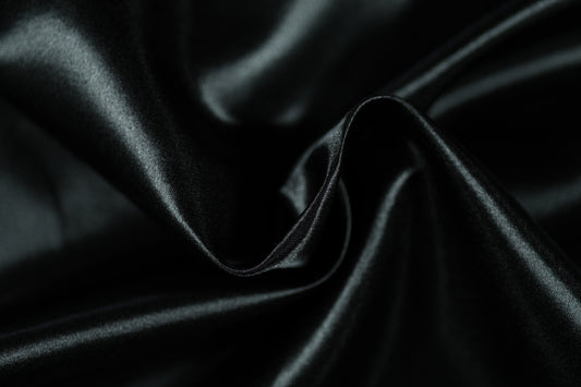 Schwarzer Satin glänzend glatt 140cm breit